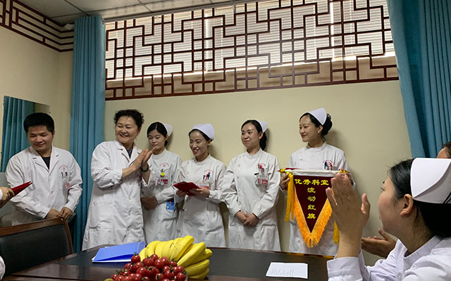 【5.12护士节】球友会体育,（中国）网站首页举办茶话会白衣天使受表彰(图6)